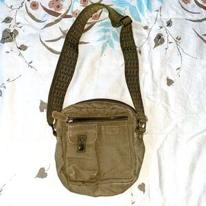 Avon Army Green Canvas Bag with Embroidered Strap🪴